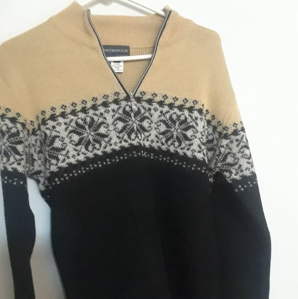 Size L sweater quarter zip.